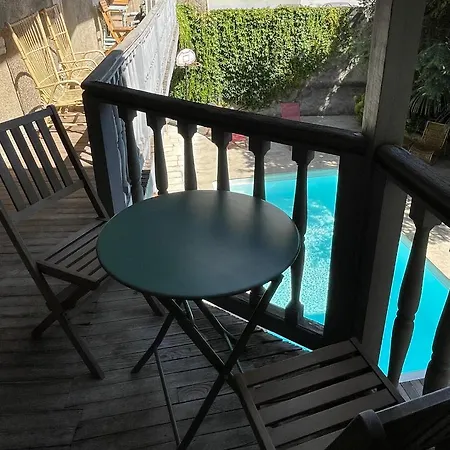 La Maison Aux Murs Anciens Et Ses Alloggio in famiglia