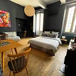 La Maison Aux Murs Anciens Et Ses * Tarbes