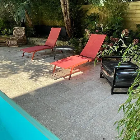 La Maison Aux Murs Anciens Et Ses Ubytování v soukromí Tarbes