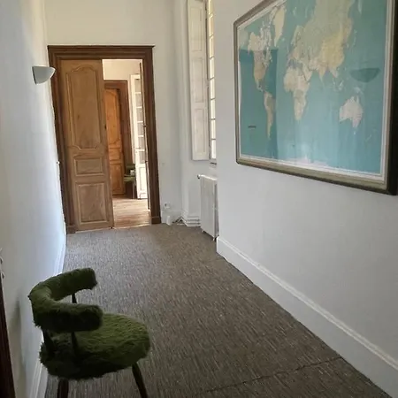 La Maison Aux Murs Anciens Et Ses