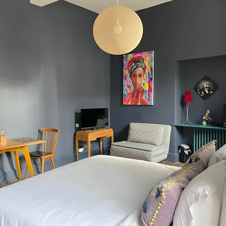 La Maison Aux Murs Anciens Et Ses Ubytování v soukromí