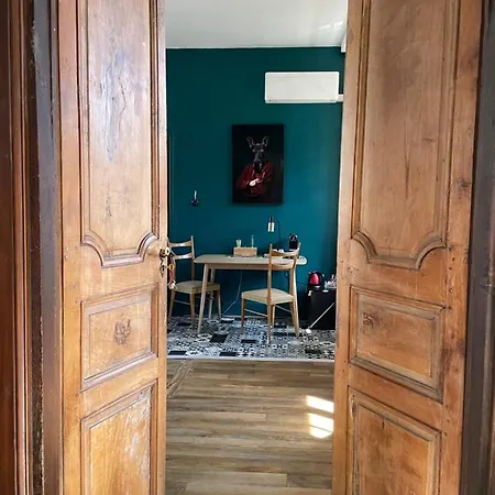 La Maison Aux Murs Anciens Et Ses