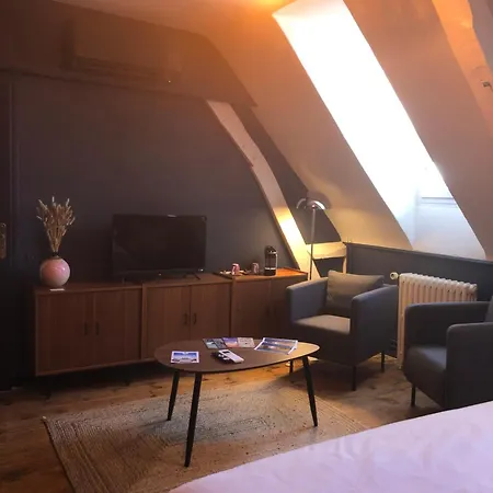 La Maison Aux Murs Anciens Et Ses