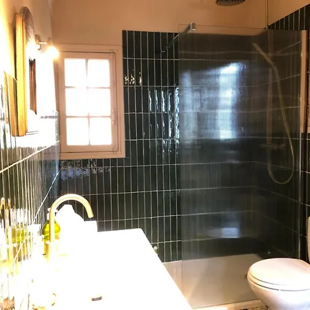 Habitación en casa particular La Maison Aux Murs Anciens Et Ses Tarbes