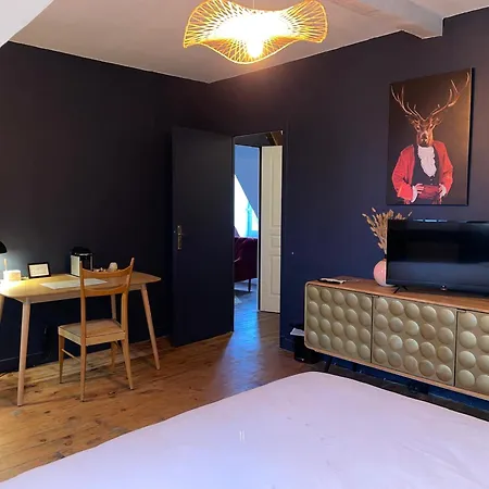 La Maison Aux Murs Anciens Et Ses *